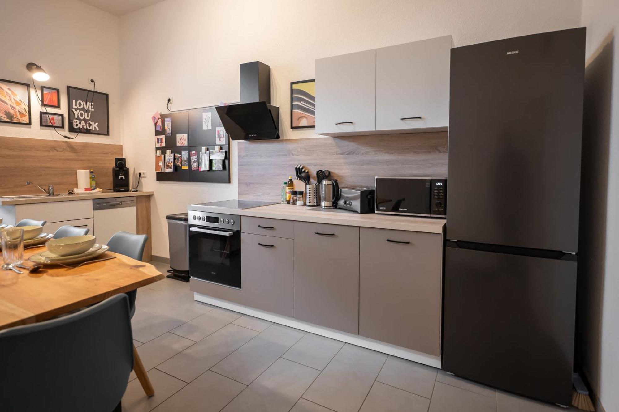 T21 - Apartment Direkt Im Zentrum Mit Parkplatz ケムニッツ エクステリア 写真