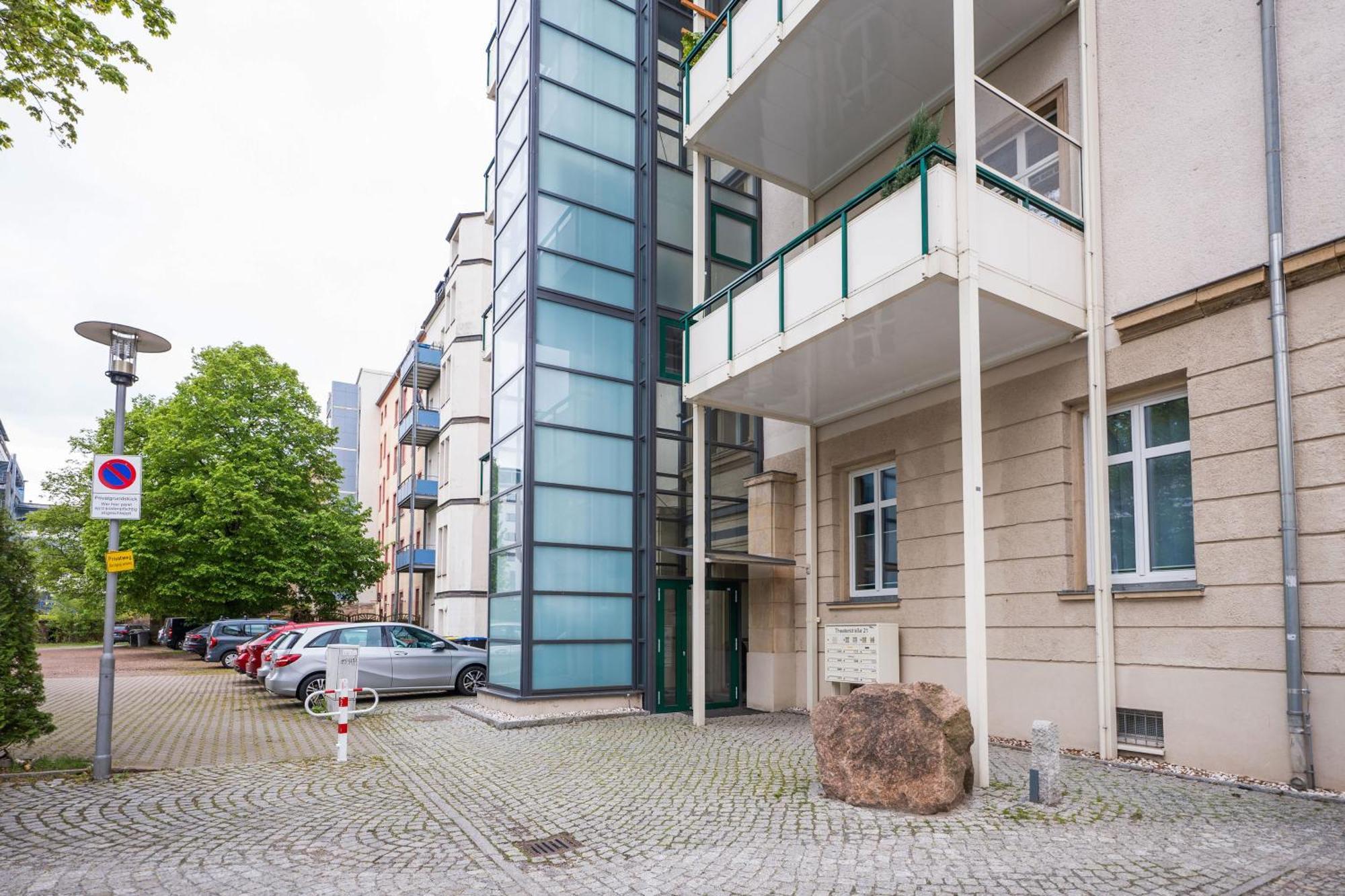T21 - Apartment Direkt Im Zentrum Mit Parkplatz ケムニッツ エクステリア 写真
